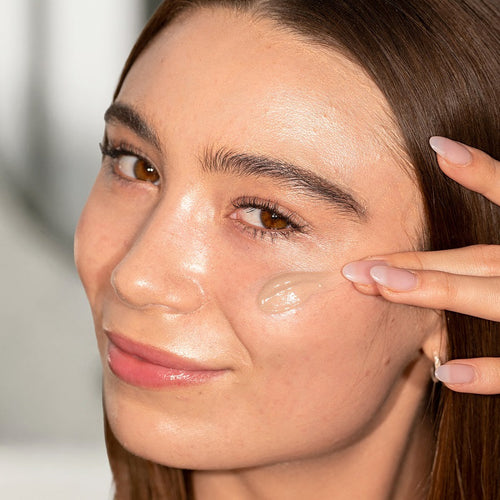 Image for article - Benefits of Using Face Serums
